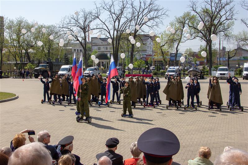 Накануне Дня Победы сотрудники Росгвардии поучаствовали во встрече поколений Южного федерального округа