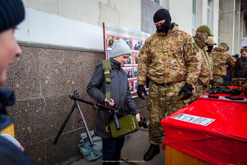 Военнослужащие и сотрудники Росгвардии поучаствовали в акции «Сирийский перелом» во Владимире