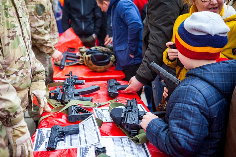 Военнослужащие и сотрудники Росгвардии поучаствовали в акции «Сирийский перелом» во Владимире