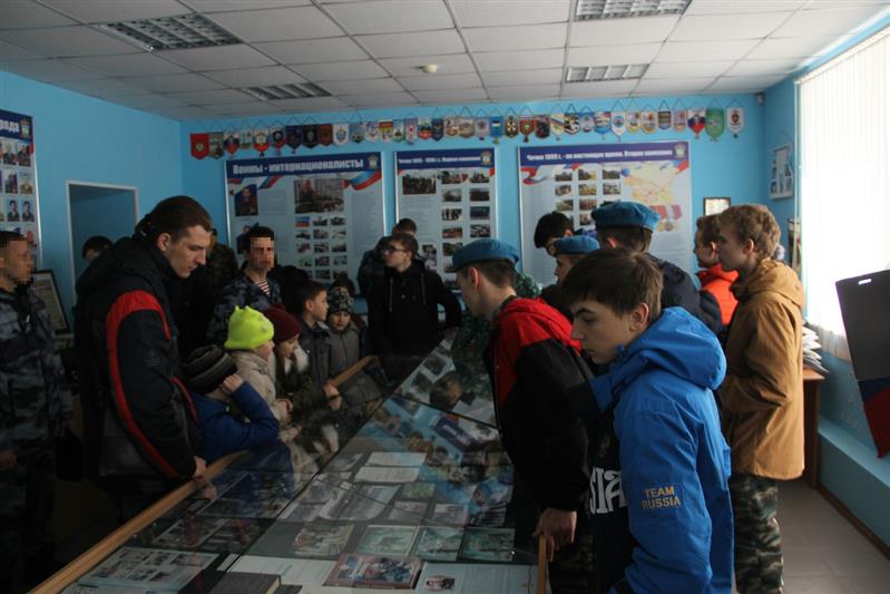 Уфимский ОМОН провел для школьников экскурсию в расположение отряда