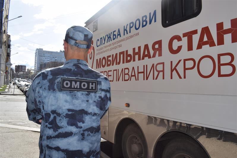 В Уфе в рамках донорской акции ко Дню Победы свою кровь безвозмездно сдали более полусотни росгвардейцев 