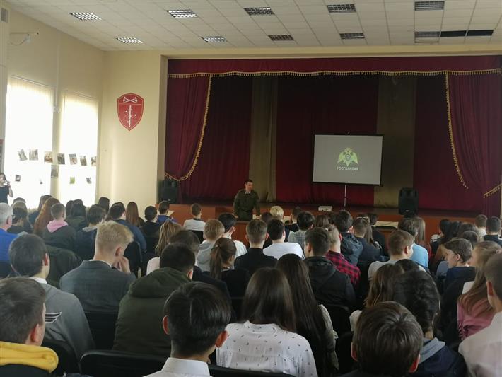 В воинских частях Росгвардии в Казани прошла патриотическая акция «Георгиевская лента»