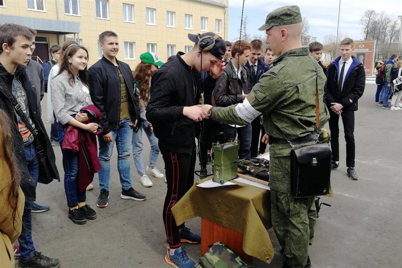 В воинских частях Росгвардии в Казани прошла патриотическая акция «Георгиевская лента»