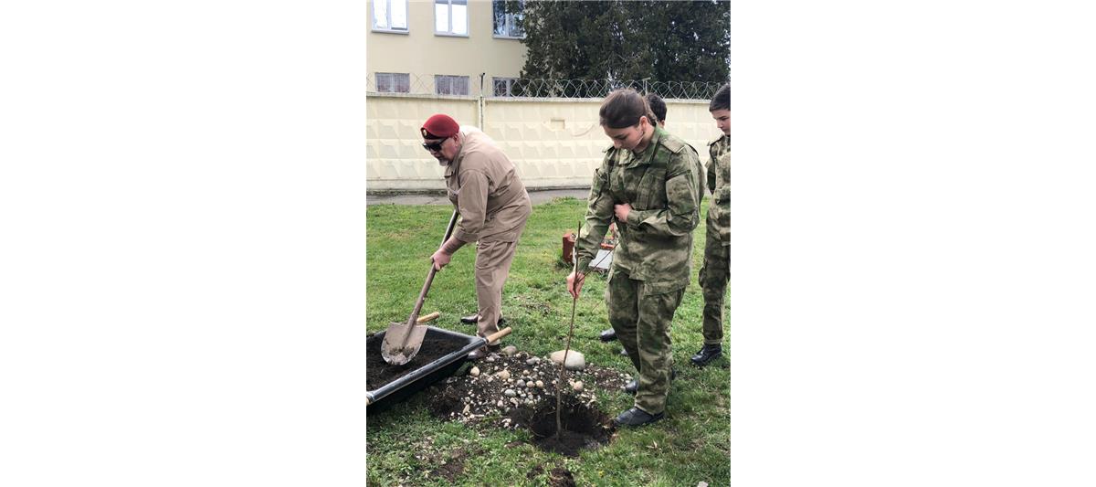 Масштабная акция «Аллея Росгвардии», посвященная 250-летию со дня рождения графа Е.Ф. Комаровского, стартовала в Карачаево-Черкесии (фото)