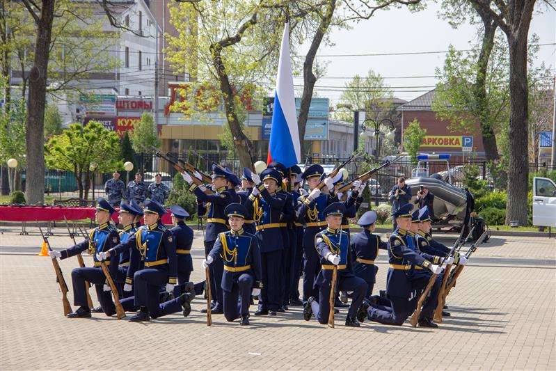 Накануне Дня Победы сотрудники Росгвардии поучаствовали во встрече поколений Южного федерального округа