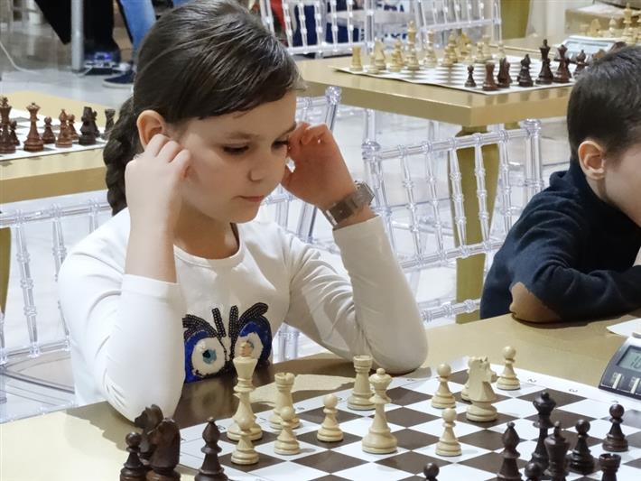 Дочь сотрудницы Управления Росгвардии по Саратовской области стала чемпионкой России по шахматам