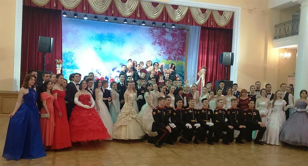 Кадеты-шолоховцы приняли участие в весеннем бале в Центральном доме Российской Армии