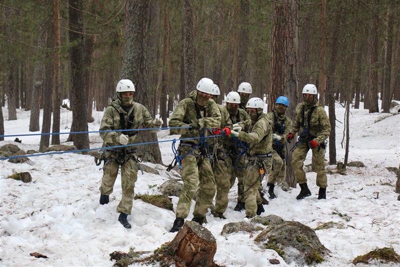 Спецназовцы Росгвардии готовятся ко всеармейскому этапу «Эльбрусского кольца» в горах Кабардино-Балкарии (видео)