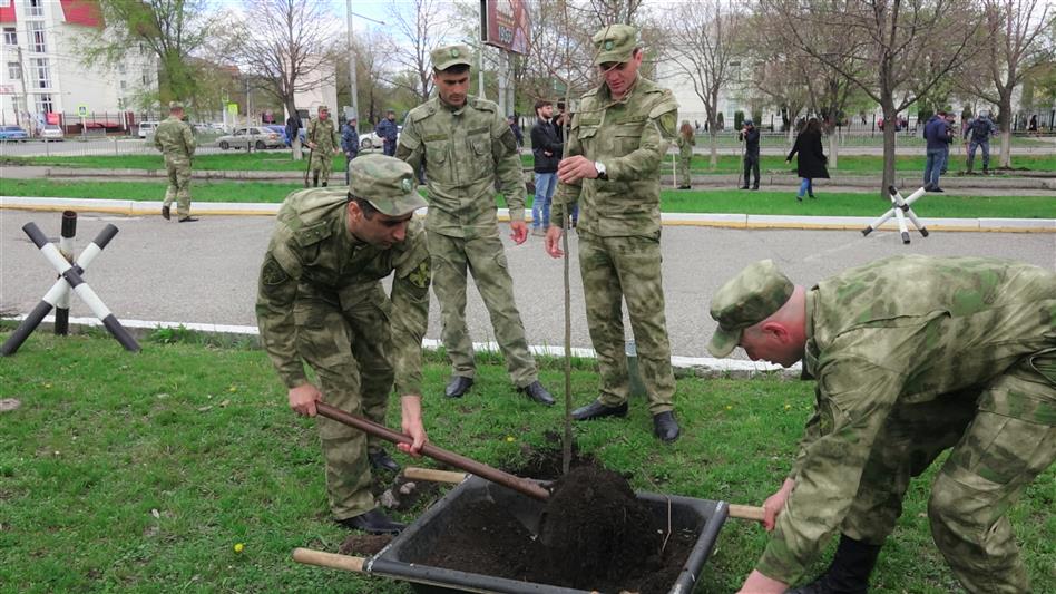 Масштабная акция «Аллея Росгвардии», посвященная 250-летию со дня рождения графа Е.Ф. Комаровского, стартовала в Карачаево-Черкесии (фото)