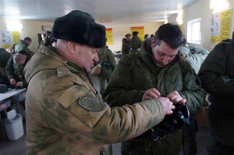 В учебном полку Центрального округа Росгвардии прошли военные сборы граждан, пребывающих в запасе (фото)
