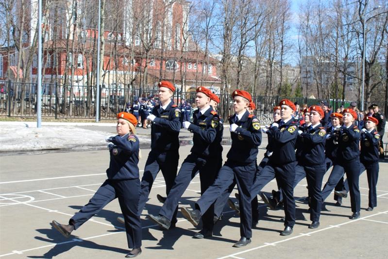 Офицеры Росгвардии оценили строевую выправку воспитанников кадетских классов Чувашии 