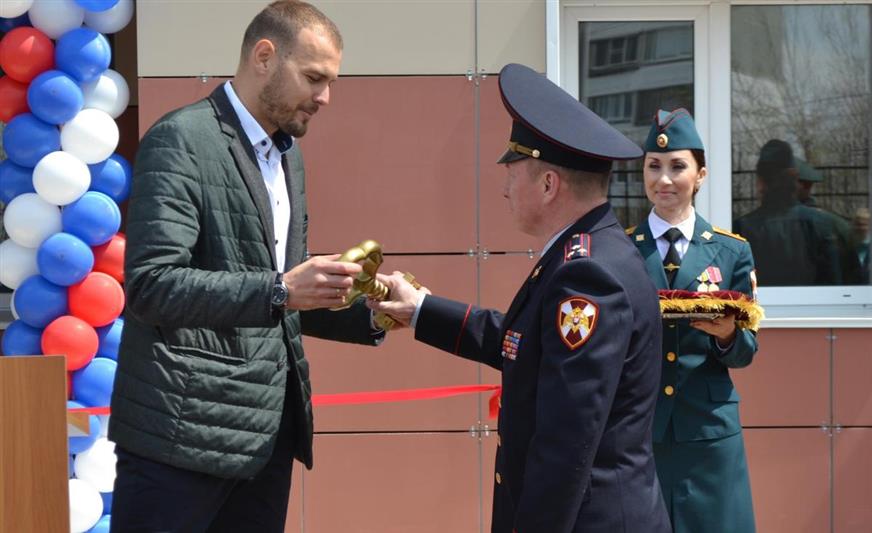 Во Владивостоке 60 семей военнослужащих и сотрудников Росгвардии стали новоселами  (фото, видео)