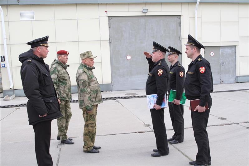Генерал-полковник Сергей Захаркин проверил воинские части и подразделения хабаровского гарнизона Росгвардии