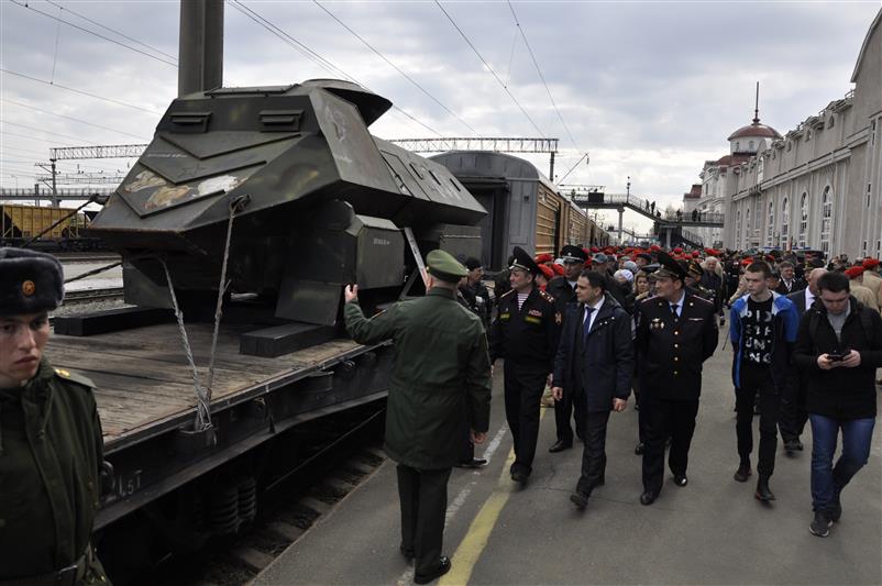 Сотрудники и военнослужащие Росгвардии посетили передвижную выставку «Сирийский перелом» в Ижевске