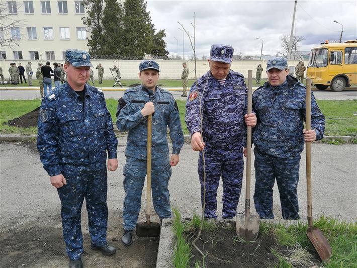 Масштабная акция «Аллея Росгвардии», посвященная 250-летию со дня рождения графа Е.Ф. Комаровского, стартовала в Карачаево-Черкесии (фото)