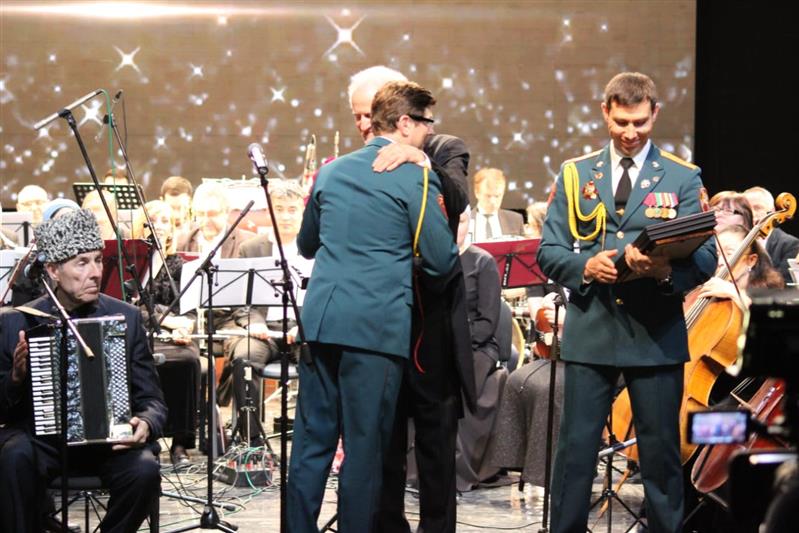Ансамбль песни и пляски Северо-Кавказского округа Росгвардии принял участие в юбилейном концерте симфонического оркестра Чеченской государственной филармонии им. А. Шахбулатова