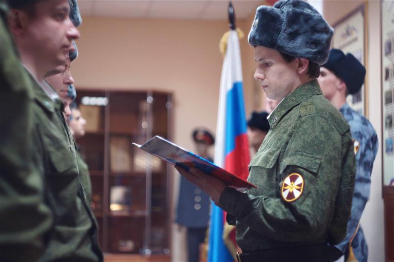 В учебном полку Центрального округа Росгвардии прошли военные сборы граждан, пребывающих в запасе (фото)