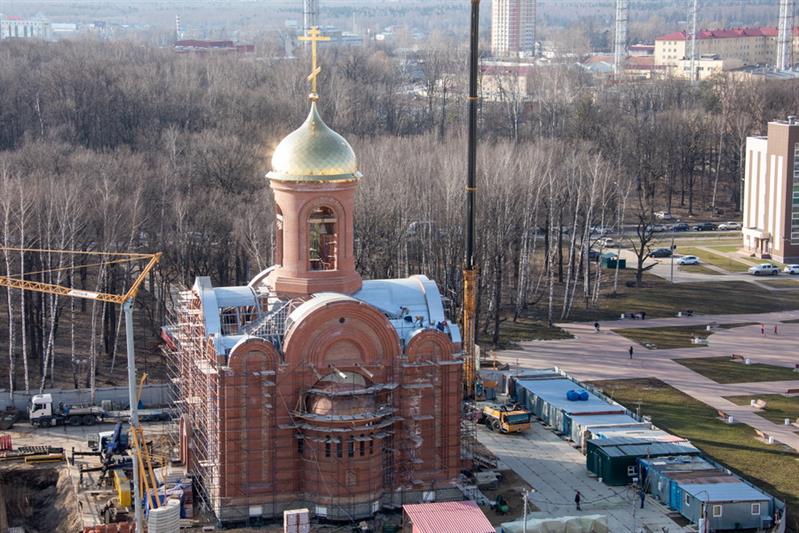 Строящийся главный храм Росгвардии увенчан крестом