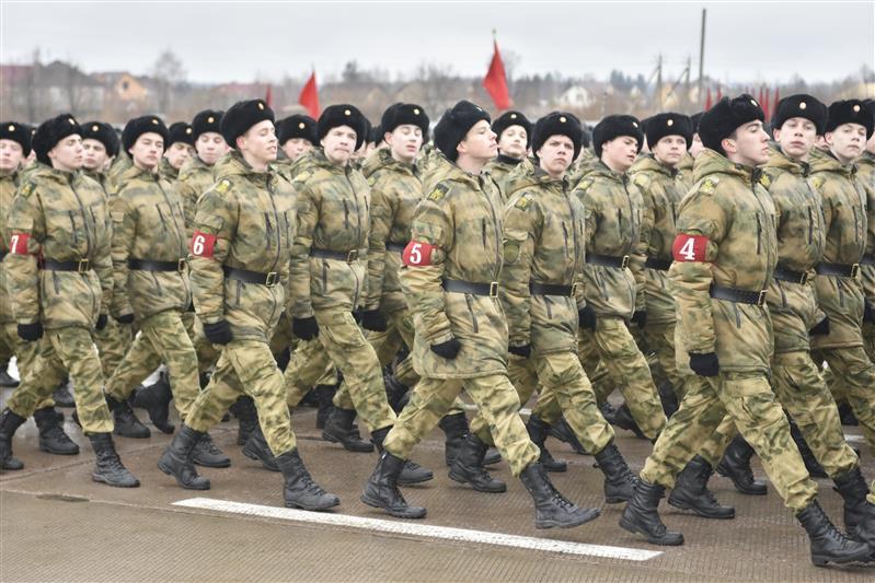 Кадеты Росгвардии готовятся к Параду Победы (фото)