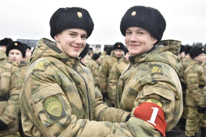 Кадеты Росгвардии готовятся к Параду Победы (фото)