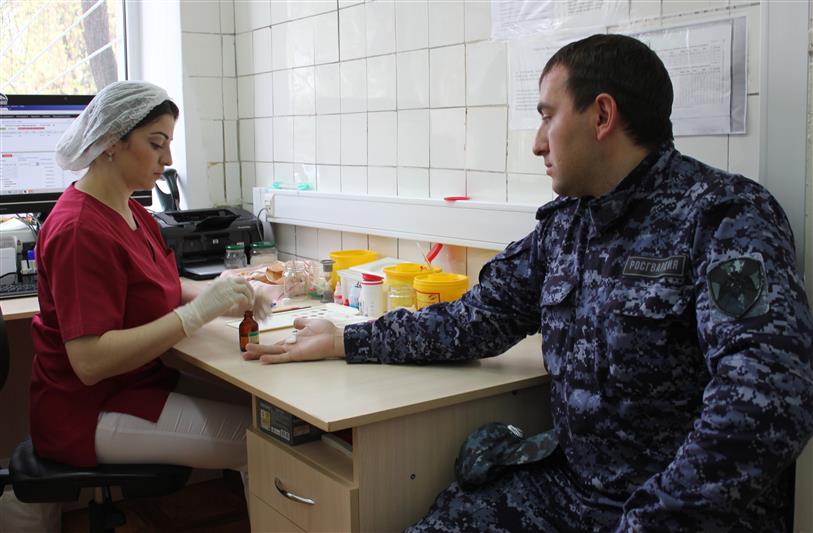 В преддверии Дня донора росгвардейцы Карачаево-Черкесии  посетили  региональную станцию переливания крови