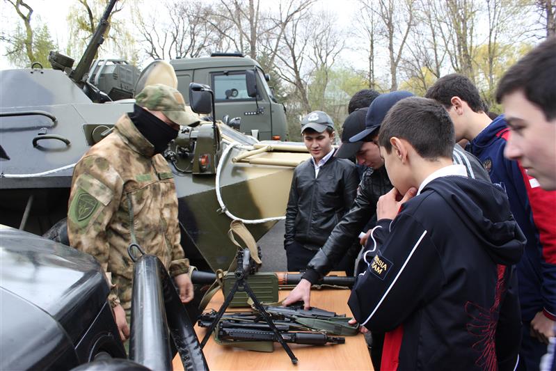Росгвардейцы Карачаево-Черкесии присоединились ко всероссийской акции «День призывника»