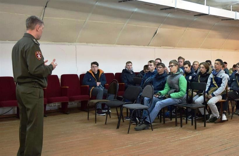 Более 150 старшеклассников из Тюменской области приняли участие в организованной Росгвардией профориентационной акции