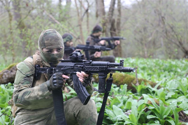 В Кабардино-Балкарии Росгвардия провела акцию «Девичий десант» (фото, видео)