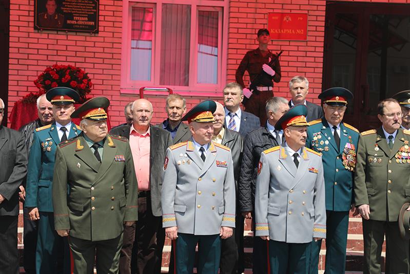 В Пятигорске торжественно открыли мемориальную доску Герою России генерал-полковнику Игорю Груднову