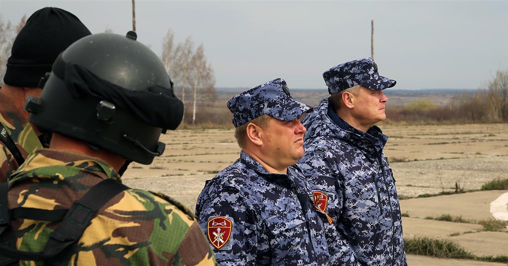 В Мордовии спецназовцы Росгвардии отработали беспарашютное десантирование