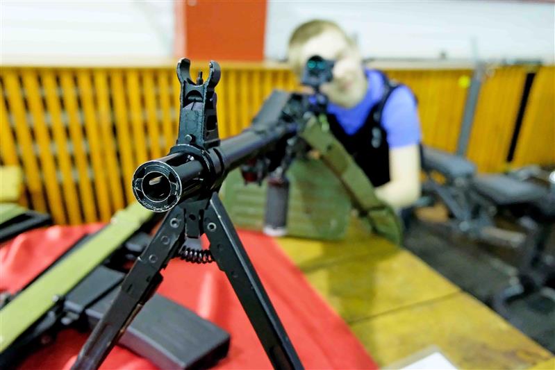 На базе якутского ОМОН состоялось тематическое мероприятие для школьников, посвященное биографии генерала Комаровского