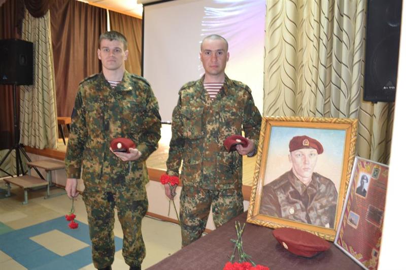 Военнослужащие лесновского полка Росгвардии почтили память Героя России Олега Терешкина