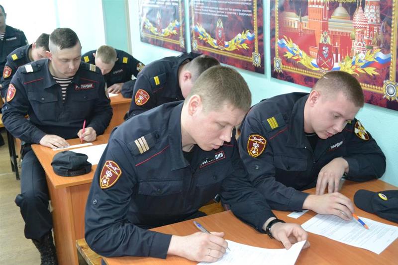 В Кургане прошел региональный конкурс «Лучший по профессии» среди групп задержания вневедомственной охраны (видео)
