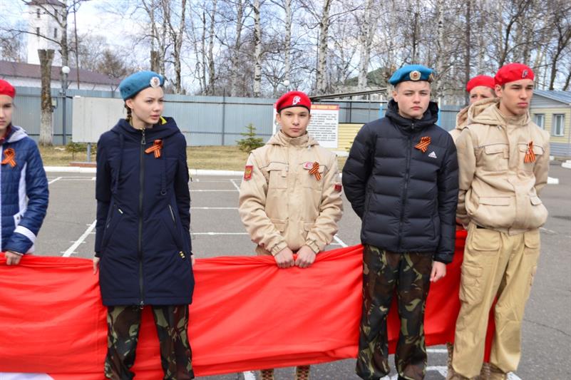 В воинской части Восточного округа Росгвардии состоялась церемония посвящения школьников в юнармейцы 