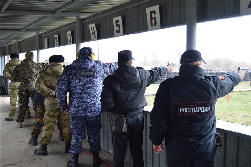 В Орле подвели итоги первенства регионального управления Росгвардии по пулевой стрельбе памяти генерала от инфантерии Е.Ф. Комаровского