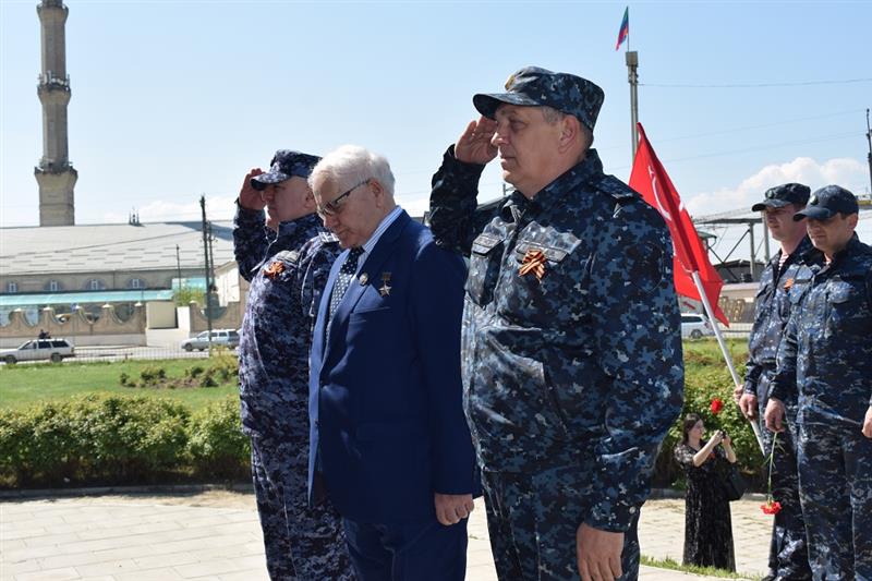 К акции Росгвардии «Вахта памяти. Сыны Великой Победы» присоединился Дагестан (фото)