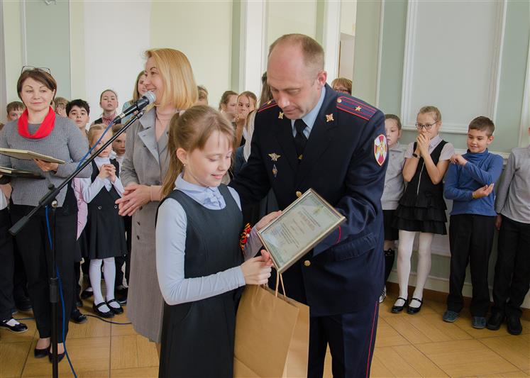 В Кирове, Пензе и Йошкар-Оле подведены итоги региональных этапов конкурса детского рисунка «Моя Росгвардия. Наследники Великой Победы» (фото, видео)
