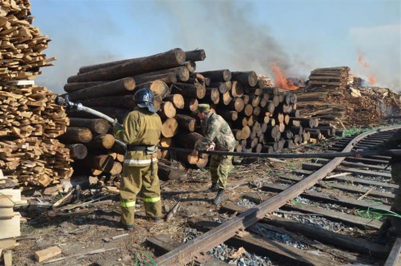При участии военнослужащих Росгвардии потушен пожар высокой степени опасности в Хабаровске