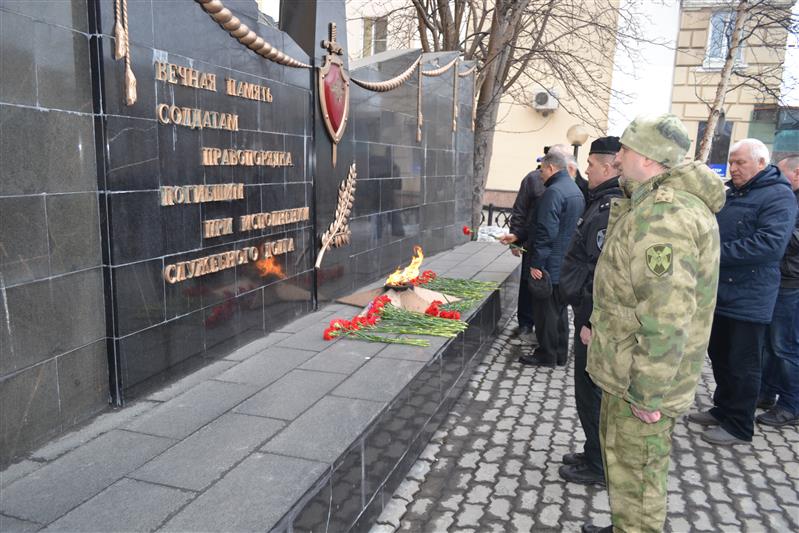 Памятные мероприятия по случаю Дня ветеранов органов внутренних дел и внутренних войск России прошли в Мурманской области