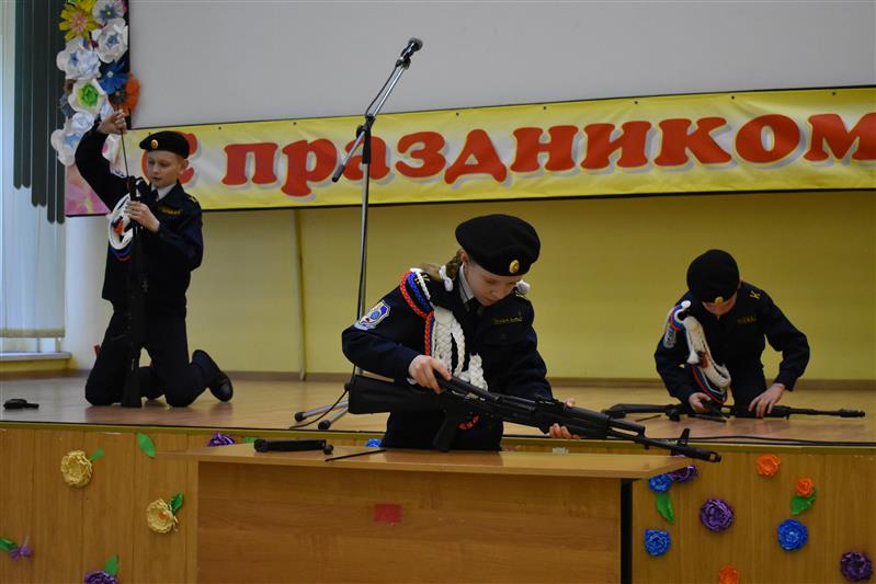 Военнослужащие Росгвардии приняли участие в проведении патриотического мероприятия для кадет выльгортской школы 