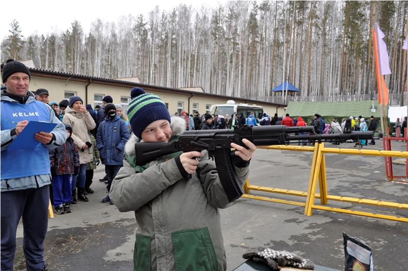 В Уральском округе Росгвардии для военнослужащих и сотрудников проведен спортивный праздник