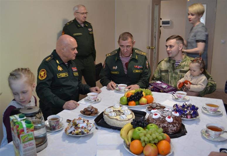 Во Владивостоке 60 семей военнослужащих и сотрудников Росгвардии стали новоселами  (фото, видео)