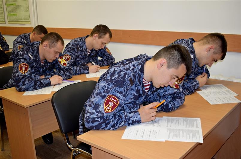 В Крыму прошел конкурс групп задержания вневедомственной охраны