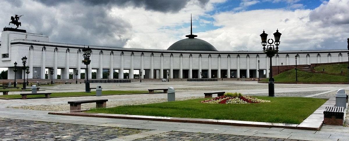 Директор Росгвардии генерал армии Виктор Золотов посетил Музей Победы на Поклонной горе