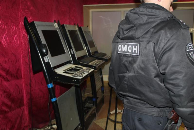 При содействии ОМОН пресечена незаконная игорная деятельность в Череповце