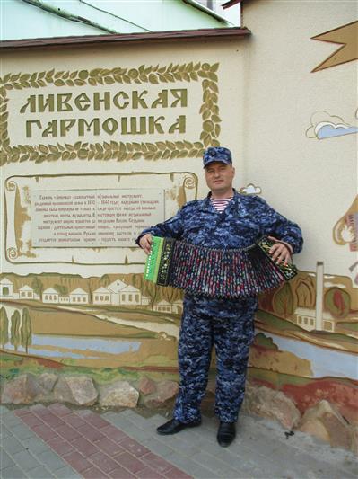 Начальник ливенского отдела вневедомственной охраны стал гостем телепередачи «Играй, гармонь любимая!»