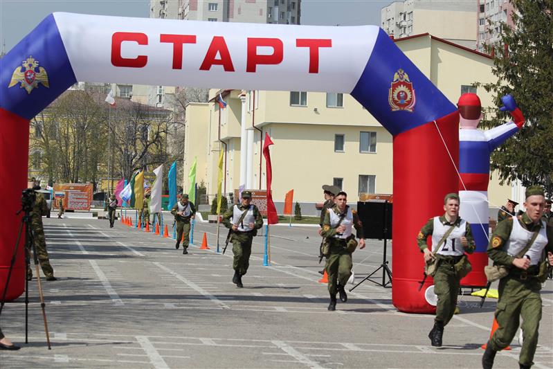 В Саратовском военном институте Росгвардии начался смотр физической подготовки 