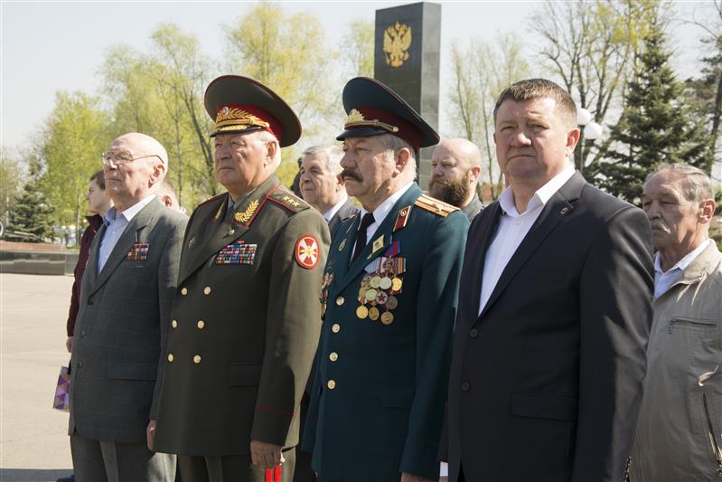 4-му полку дивизии имени Дзержинского вручили Боевое знамя 
