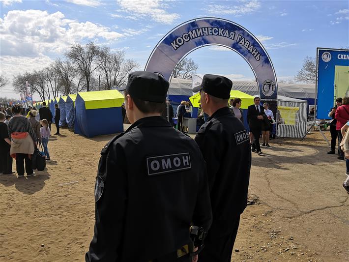 Представители Росгвардии приняли участие в праздничном мероприятии на месте исторического приземления Юрия Гагарина (видео)