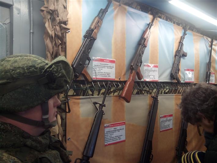 В Нижнем Новгороде росгвардейцы встретили поезд-выставку «Сирийский перелом» (видео)